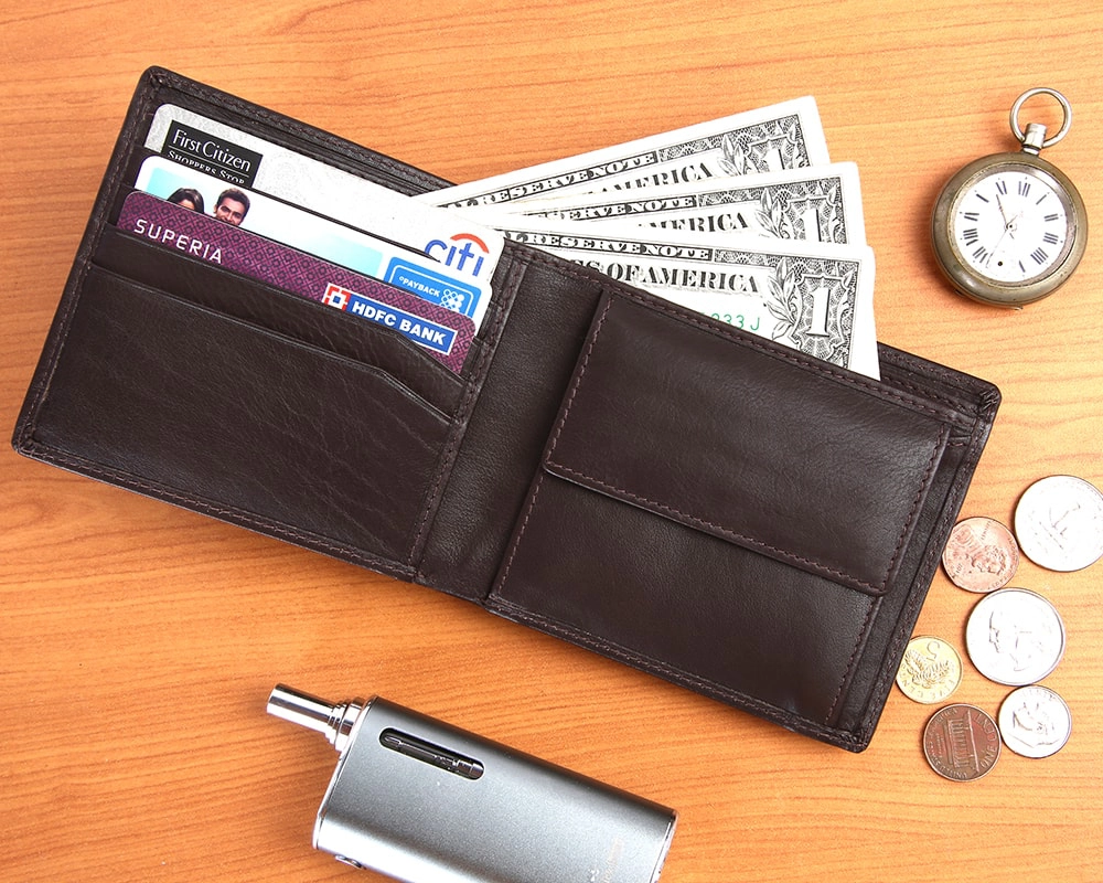 Men's RFID Safe Leather Wallet with Coin Pocket & Card Slots